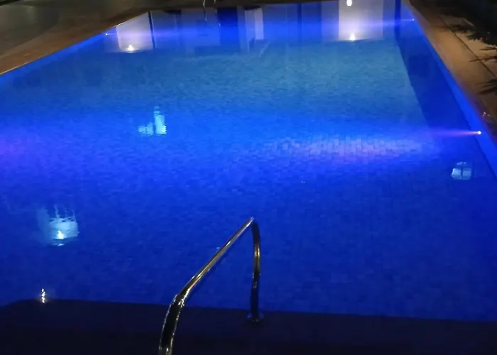 Lovers' Cozy 1br Near Mall And Airport With Free Netflix Premium And 100 Mbps Wifi