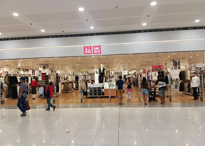 Lovers' Cozy 1br Near Mall And Airport With Free Netflix Premium And 100 Mbps Wifi *